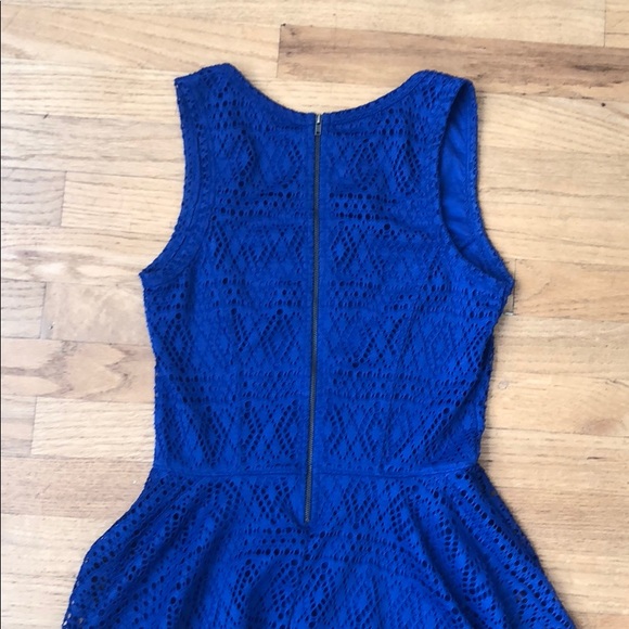 Blue dress - Picture 4 of 5